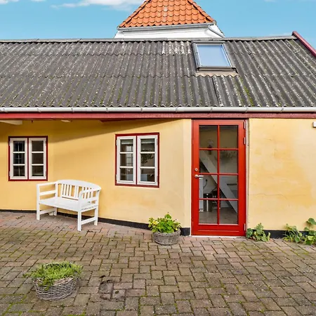 1 Bedroom Beautiful In