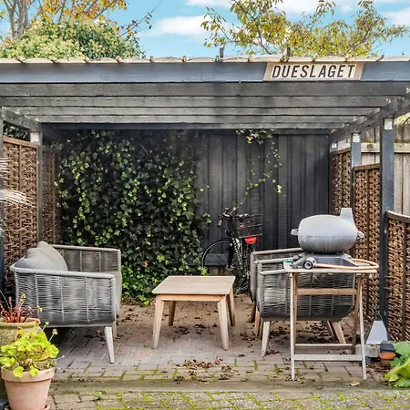 1 Bedroom Cozy In