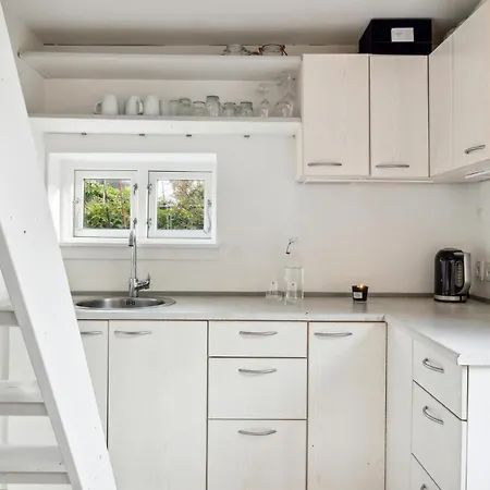 1 Bedroom Cozy In