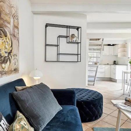 1 Bedroom Cozy In *