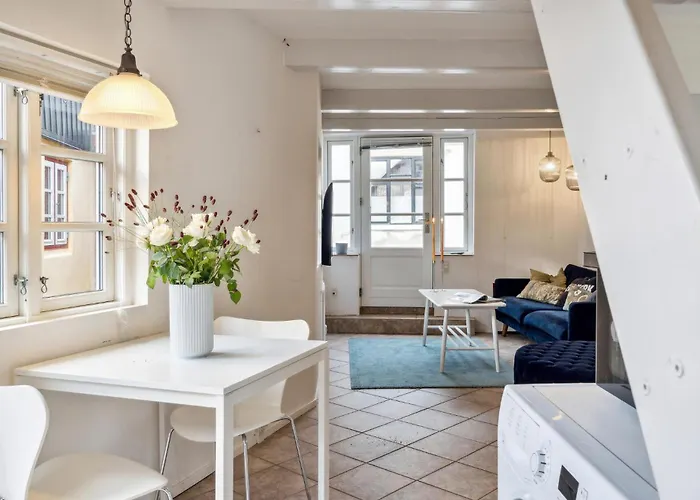 1 Bedroom Cozy In Lägenhet Gilleleje